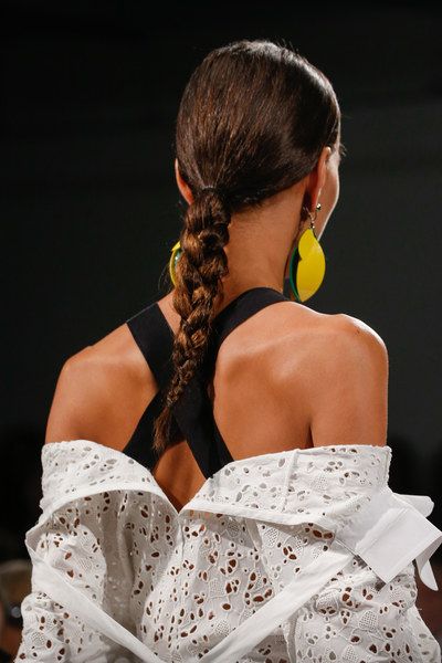 TREND: SS16 PONYTAILS, PLAITS AND A RED LIP - thestylesponge.com